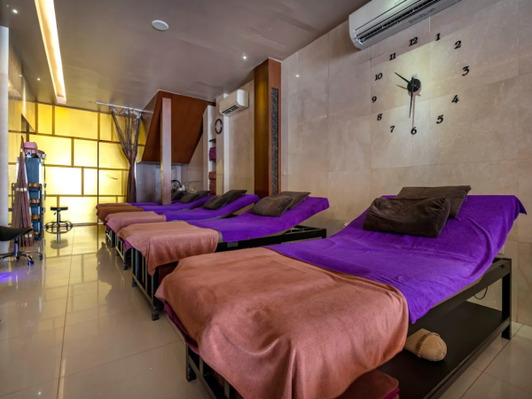 Massage bed treatment area